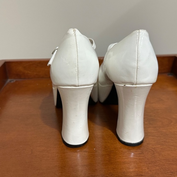 Funtasma Mary Jane Pump, White, Size 10 - Picture 4 of 14